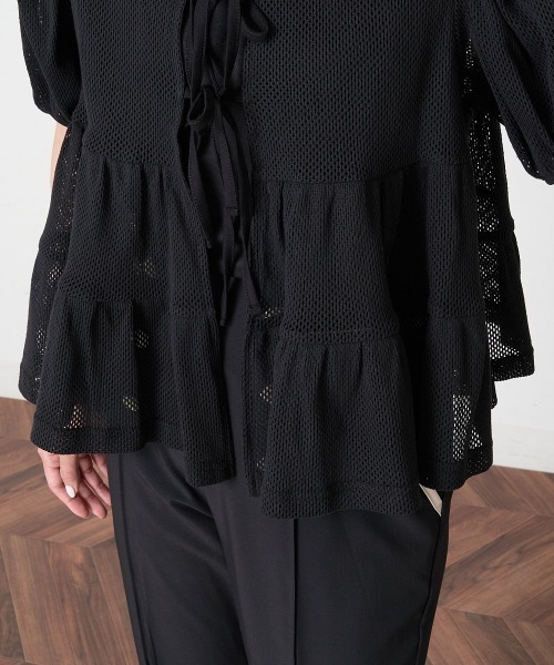 A de a.v.v（アードアー・ヴェ・ヴェ）の「［SET UP対応／2WAY］メッシュレースアップティアードカーディガン（Tシャツ/カットソー・レディース・ホワイト/ブラック・SMALL/MEDIUM）」の4枚目の写真