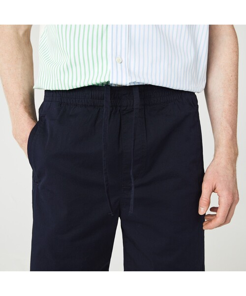 LACOSTE（ラコステ）の「リラックスフィットストレッチコットンショーツ（その他パンツ・メンズ・ネイビー・5/4/2/3）」の2枚目の写真