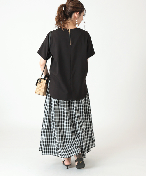 B.C STOCK（ベーセーストック）の「バックファスナークルーネックブラウス（シャツ/ブラウス・レディース・ホワイト/ブラック/ベージュ/ピンク/グリーン・FREE）」の6枚目の写真