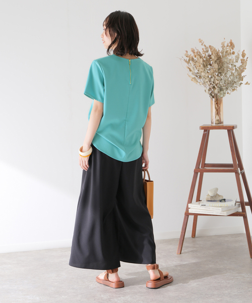 B.C STOCK（ベーセーストック）の「バックファスナークルーネックブラウス（シャツ/ブラウス・レディース・ホワイト/ブラック/ベージュ/ピンク/グリーン・FREE）」の18枚目の写真