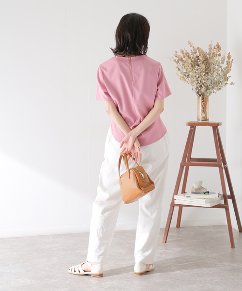 B.C STOCK（ベーセーストック）の「バックファスナークルーネックブラウス（シャツ/ブラウス・レディース・ホワイト/ブラック/ベージュ/ピンク/グリーン・FREE）」の22枚目の写真