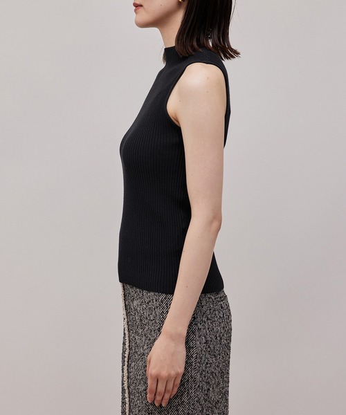 ROPE'（ロペ）の「【WEB限定】リブニットタートル＆袖ボリュームカーディガン（アンサンブル・レディース・ブラック/ベージュ系その他2・38）」の4枚目の写真