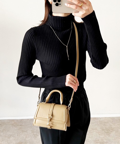 Emma Taylor(エマテイラー)の「ダブルカラーリブタートルニット(ニット/セーター・レディース・ブラック/ベージュ/グリーン系その他・FREE)」の4枚目の写真