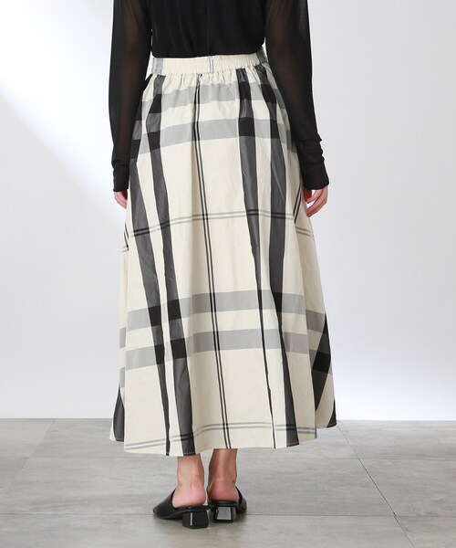 THE SHOP TK （ザ ショップ ティーケー ）の「◆チェック柄ギャザースカート（スカート・レディース・ホワイト系4/ブラック系1/ネイビー系1・12/11/13）」の19枚目の写真