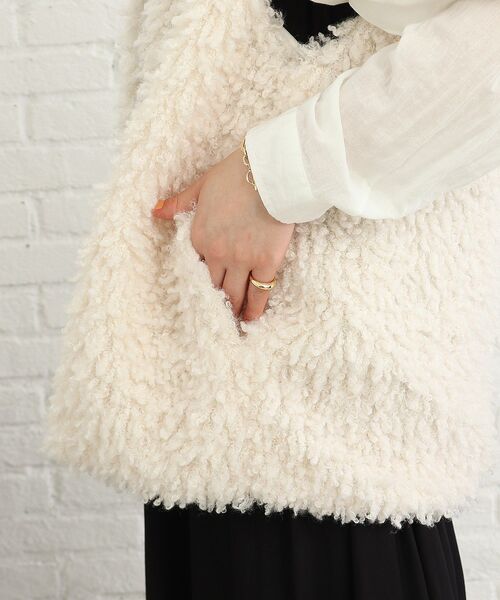 Cutie Blonde（キューティーブロンド）の「◆【プレゼントに迷ったらコレ！】プードルファーベスト（ベスト・レディース・ブラウン系その他/ブラック/アイボリー・00）」の10枚目の写真