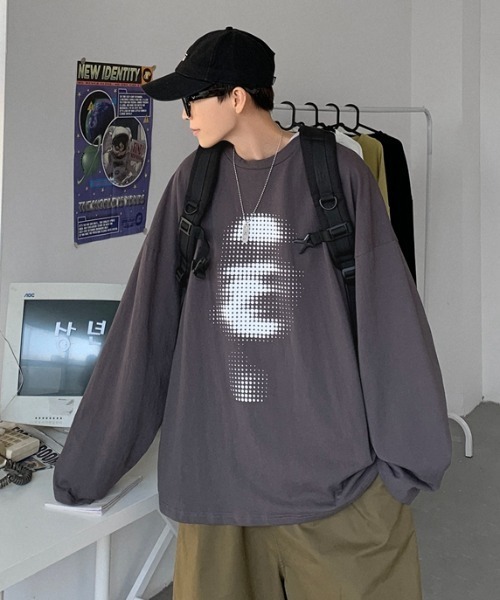 MGV(エムジーヴィー)の「デザインフロントロングスリーブTシャツ(Tシャツ/カットソー・メンズ・ホワイト/ブラック/ブルー/ダークグレー・MEDIUM/LARGE/X-LARGE)」の3枚目の写真