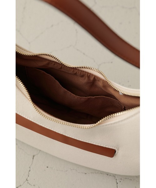 crie conforto（クリーコンフォルト）の「三日月形ワンショルダー（ショルダーバッグ・レディース・アイボリー/ブラック/ライトベージュ・FREE）」の18枚目の写真