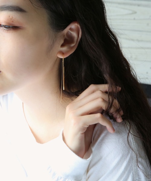 colleca la(コレカラ)の「ロングバー アメリカンピアス(ピアス(両耳用)・レディース・シルバー/ゴールド・FREE)」の3枚目の写真