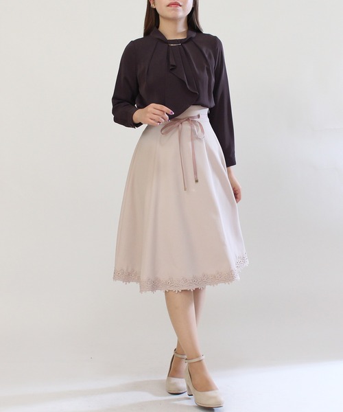 ASTORIA ODIER（アストリアオディール）の「金具ボウタイブラウス（シャツ/ブラウス・レディース・ホワイト/ベージュ/ブラウン/ラベンダー/スモークピンク・SMALL/MEDIUM/LARGE）」の15枚目の写真