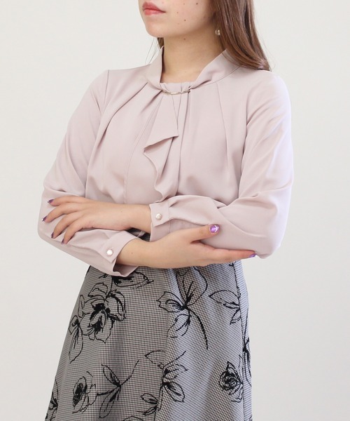 ASTORIA ODIER（アストリアオディール）の「金具ボウタイブラウス（シャツ/ブラウス・レディース・ホワイト/ベージュ/ブラウン/ラベンダー/スモークピンク・SMALL/MEDIUM/LARGE）」の16枚目の写真