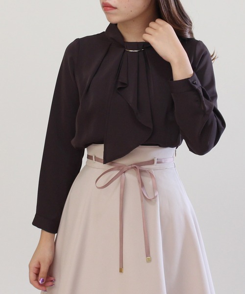 ASTORIA ODIER（アストリアオディール）の「金具ボウタイブラウス（シャツ/ブラウス・レディース・ホワイト/ベージュ/ブラウン/ラベンダー/スモークピンク・SMALL/MEDIUM/LARGE）」の13枚目の写真