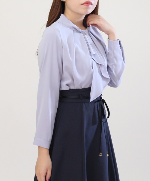 ASTORIA ODIER（アストリアオディール）の「金具ボウタイブラウス（シャツ/ブラウス・レディース・ホワイト/ベージュ/ブラウン/ラベンダー/スモークピンク・SMALL/MEDIUM/LARGE）」の8枚目の写真