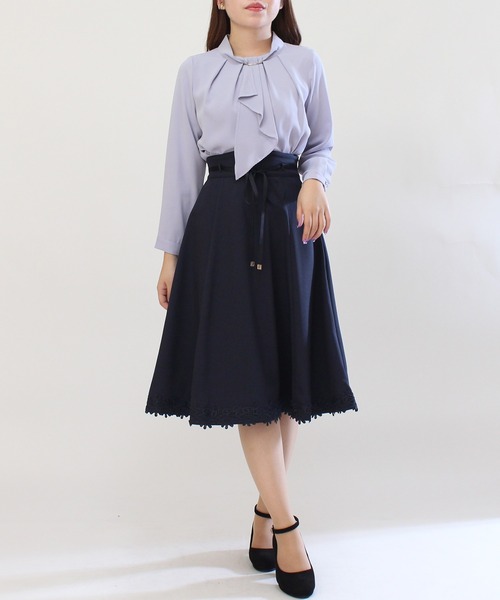 ASTORIA ODIER（アストリアオディール）の「金具ボウタイブラウス（シャツ/ブラウス・レディース・ホワイト/ベージュ/ブラウン/ラベンダー/スモークピンク・SMALL/MEDIUM/LARGE）」の10枚目の写真