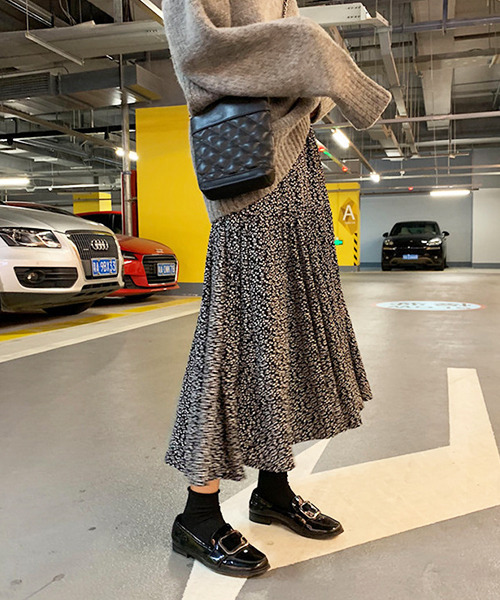 c.u.l(シーユーエル)の「小花柄フレアスカート culw308(スカート・レディース・ホワイト/ブラック・FREE)」の14枚目の写真