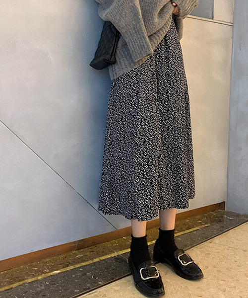 c.u.l(シーユーエル)の「小花柄フレアスカート culw308(スカート・レディース・ホワイト/ブラック・FREE)」の12枚目の写真