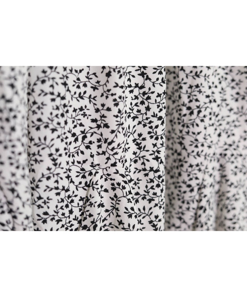 c.u.l(シーユーエル)の「小花柄フレアスカート culw308(スカート・レディース・ホワイト/ブラック・FREE)」の21枚目の写真