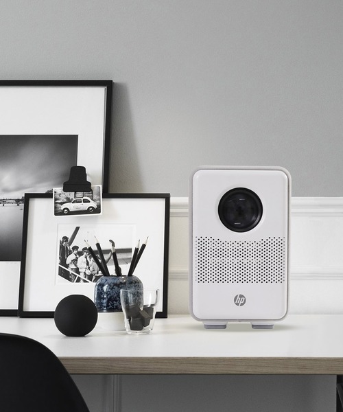 GLOBAL FORME CONCRETE(グローバルフォルムコンクリート)の「HP プロジェクター CC200(生活家電・メンズ・ホワイト・FREE)」の1枚目の写真