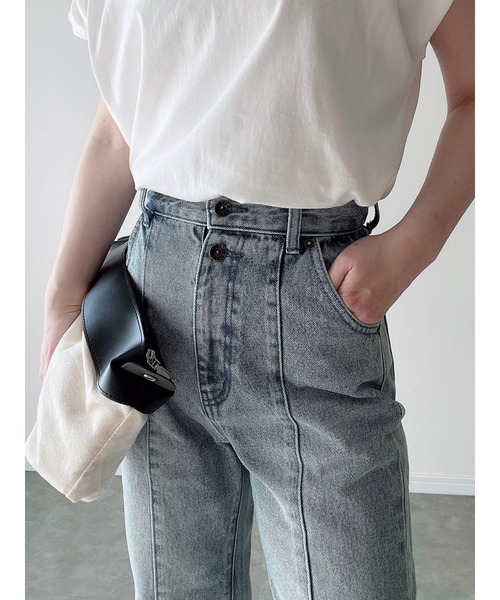 Yucca(ユッカ)の「前スリットセミフレアデニムパンツ(MEKKE 低身長向け)(デニムパンツ・レディース・ベージュ/ブルー・SMALL/MEDIUM/X-SMALL)」の10枚目の写真
