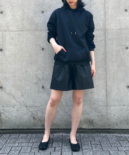 MAISON BREEZE(メゾンブリーズ)の「【MAISON BREEZE】オーバーサイズスウェットパーカー KNF(パーカー・レディース・チャコールグレー/ライトグレー/ブラック/ホワイト/ライトグリーン/アイボリー/サックスブルー・FREE)」の12枚目の写真