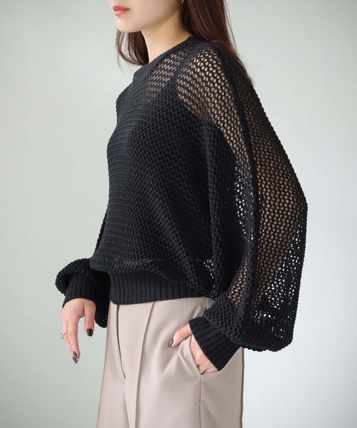 cheriella(シェリエラ)の「【cheriella】WEB限定メッシュショートドルマンニット(ニット/セーター・レディース・ブルー/アイボリー/ブラック/カーキ・M)」の22枚目の写真