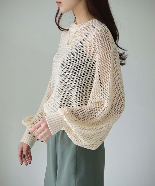 cheriella(シェリエラ)の「【cheriella】WEB限定メッシュショートドルマンニット(ニット/セーター・レディース・ブルー/アイボリー/ブラック/カーキ・M)」の21枚目の写真