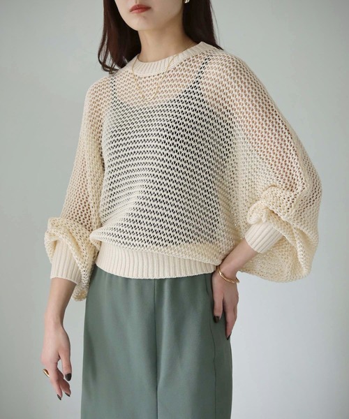 cheriella(シェリエラ)の「【cheriella】WEB限定メッシュショートドルマンニット(ニット/セーター・レディース・ブルー/アイボリー/ブラック/カーキ・M)」の20枚目の写真