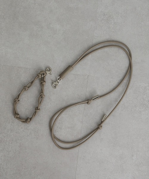 Beau're（ヴュレ）の「《BEAURE/ビュレ》レザーコードスマホストラップ3（スマホグッズ・レディース・グレー/ベージュ/パープル/ブラック/ライトグレー・FREE）」の15枚目の写真