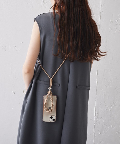 Beau're（ヴュレ）の「《BEAURE/ビュレ》レザーコードスマホストラップ3（スマホグッズ・レディース・グレー/ベージュ/パープル/ブラック/ライトグレー・FREE）」の11枚目の写真