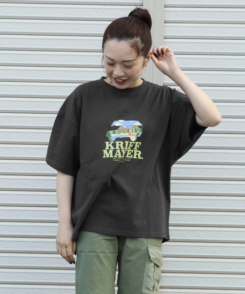 KRIFF MAYER Lady's Collection(クリフメイヤーレディースコレクション)の「ロゴプリントゆるT(Tシャツ/カットソー・レディース・オフホワイト/グレー/チャコール/カラフル・MEDIUM/LARGE)」の1枚目の写真