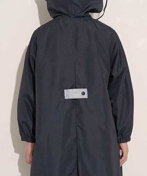 b・ROOM（ビールーム）の「収納袋入りアソートレインコート（レインコート/ポンチョ・キッズ・モスグリーン/ブルーグレー/ブラック/ネイビー・S/M）」の13枚目の写真