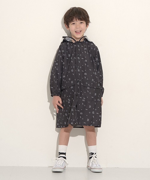 b・ROOM（ビールーム）の「収納袋入りアソートレインコート（レインコート/ポンチョ・キッズ・モスグリーン/ブルーグレー/ブラック/ネイビー・S/M）」の21枚目の写真