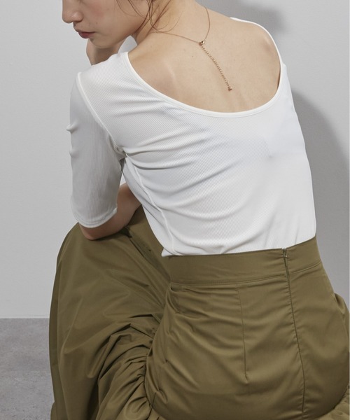 ECRIRE（エクリール）の「バックオープンリブカットソー（Tシャツ/カットソー・レディース・アイボリー/ブラック/グリーン・L/M）」の18枚目の写真