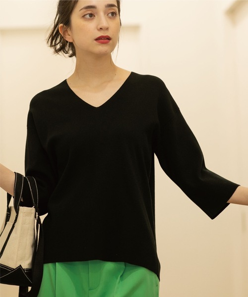 OPAQUE.CLIP（オペークドットクリップ）の「◆ドライタッチVネックニット【洗濯機洗い可/アンチピリング】（ニット/セーター・レディース・ブルー/ブラック/ホワイト系/ライトグレー/ホワイト系その他/ピンク系・36/38/40/42）」の4枚目の写真