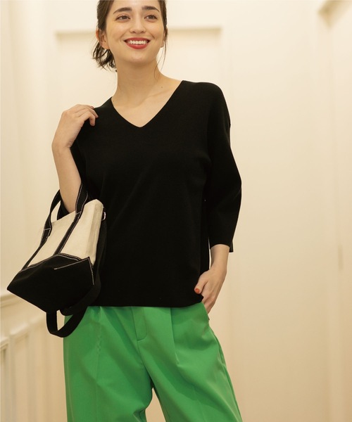 OPAQUE.CLIP（オペークドットクリップ）の「◆ドライタッチVネックニット【洗濯機洗い可/アンチピリング】（ニット/セーター・レディース・ブルー/ブラック/ホワイト系/ライトグレー/ホワイト系その他/ピンク系・36/38/40/42）」の18枚目の写真