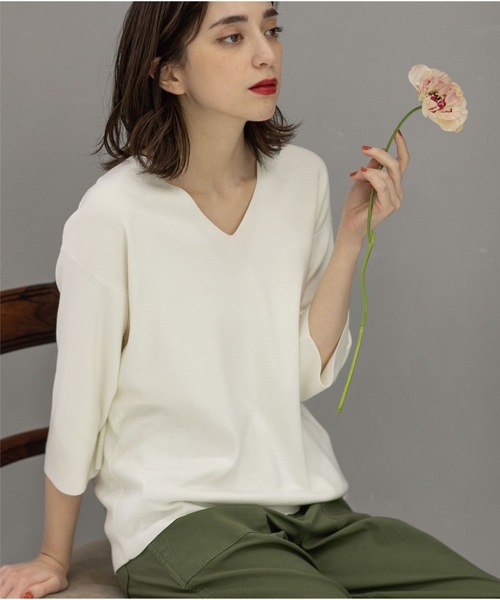 OPAQUE.CLIP（オペークドットクリップ）の「◆ドライタッチVネックニット【洗濯機洗い可/アンチピリング】（ニット/セーター・レディース・ブルー/ブラック/ホワイト系/ライトグレー/ホワイト系その他/ピンク系・36/38/40/42）」の7枚目の写真