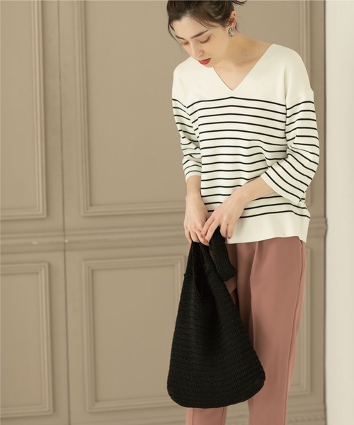 OPAQUE.CLIP（オペークドットクリップ）の「◆ドライタッチVネックニット【洗濯機洗い可/アンチピリング】（ニット/セーター・レディース・ブルー/ブラック/ホワイト系/ライトグレー/ホワイト系その他/ピンク系・36/38/40/42）」の12枚目の写真