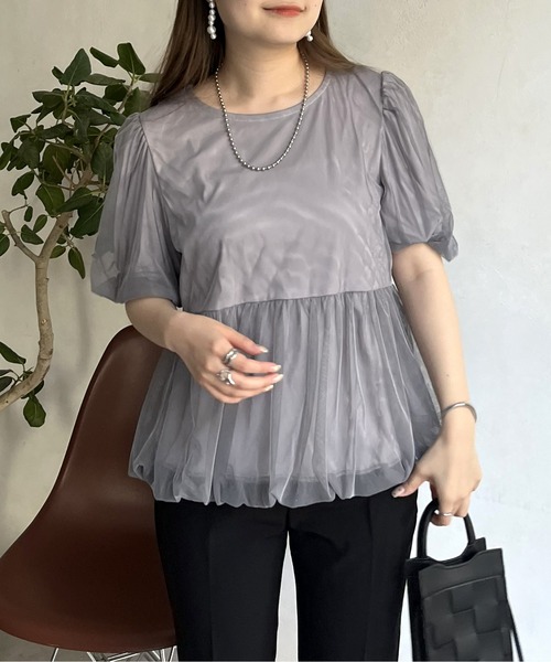 prose verse（プロズヴェール）の「チュールレイヤードペプラムブラウス（シャツ/ブラウス・レディース・ブラック/グレー・MEDIUM）」の17枚目の写真