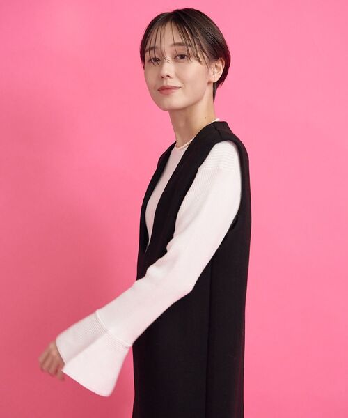 Kari & lili（カウリアンドリィリィ）の「フレアースリーブニットPO（ニット/セーター・レディース・ブラック/オフホワイト/ダークブルー・FREE）」の4枚目の写真