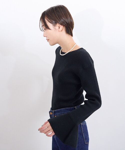 Kari & lili（カウリアンドリィリィ）の「フレアースリーブニットPO（ニット/セーター・レディース・ブラック/オフホワイト/ダークブルー・FREE）」の20枚目の写真