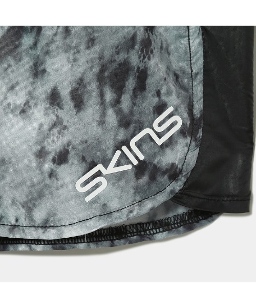 SKINS(スキンズ)の「SKINS(スキンズ)プリントランニングパンツ(その他パンツ・レディース・サックスブルー系/グレー・40/38)」の18枚目の写真