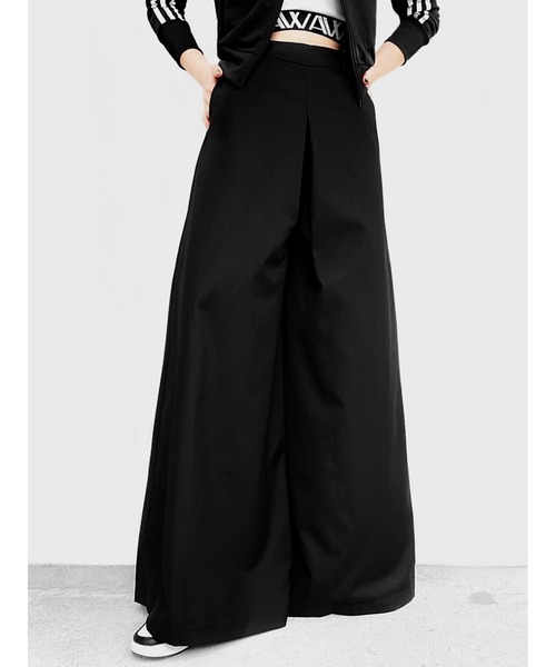 LVEU.(ラブユ.)の「Inparted tuck flare pants / インパーテッドタックフレアパンツ(Ai select)(その他パンツ・レディース・ブラック・FREE)」の4枚目の写真