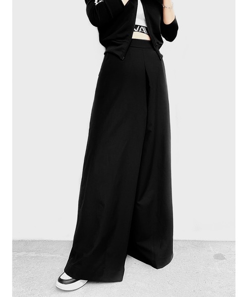 LVEU.(ラブユ.)の「Inparted tuck flare pants / インパーテッドタックフレアパンツ(Ai select)(その他パンツ・レディース・ブラック・FREE)」の7枚目の写真