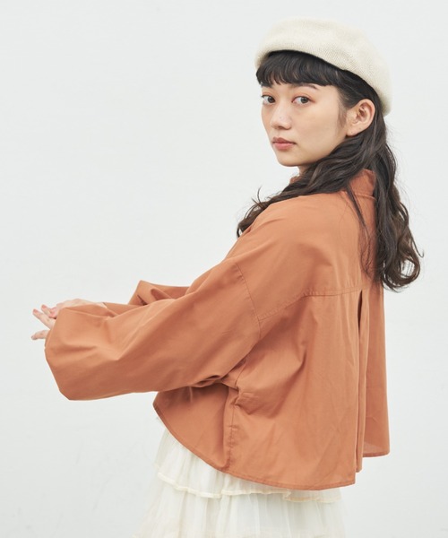 MERLOT(メルロー)の「ポケット付きショートシャツ(シャツ/ブラウス・レディース・アイボリー/オレンジ/ブラック・FREE)」の3枚目の写真