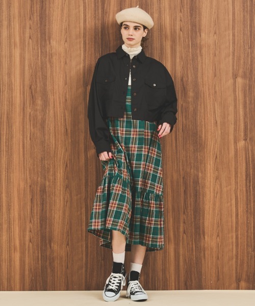 MERLOT(メルロー)の「ポケット付きショートシャツ(シャツ/ブラウス・レディース・アイボリー/オレンジ/ブラック・FREE)」の21枚目の写真