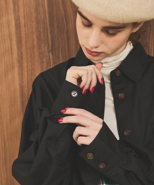 MERLOT(メルロー)の「ポケット付きショートシャツ(シャツ/ブラウス・レディース・アイボリー/オレンジ/ブラック・FREE)」の17枚目の写真