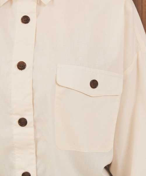 MERLOT(メルロー)の「ポケット付きショートシャツ(シャツ/ブラウス・レディース・アイボリー/オレンジ/ブラック・FREE)」の7枚目の写真