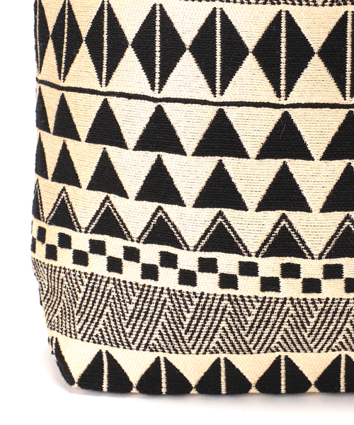 JOURNAL STANDARD(ジャーナルスタンダード)の「【Bindu / ビンドゥー】TribalI Jacquard トートバック(トートバッグ・メンズ・ゴールド・FREE)」の7枚目の写真