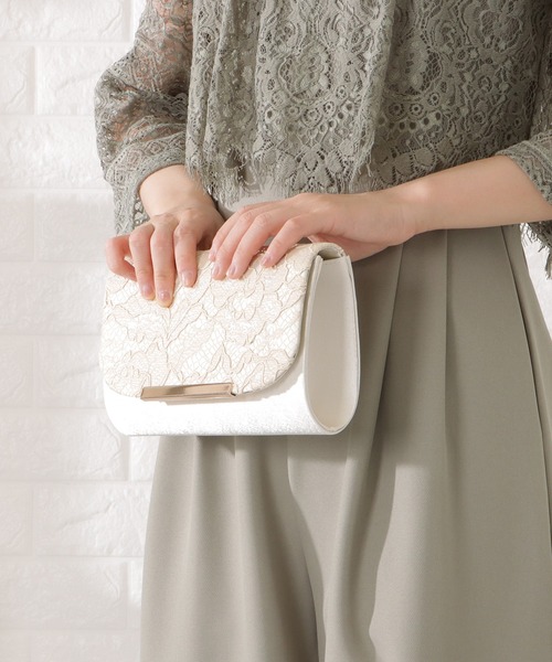 Lace Ladies(レースレディース)の「プレート付きフラワーレースクラッチバッグ(クラッチバッグ・レディース・ブラック/アイボリー/グレー・FREE)」の8枚目の写真