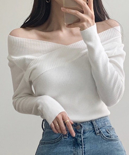 deux amour（ドゥーザムール）の「オフショルダーカシュクールリブニット（Tシャツ/カットソー・レディース・ホワイト/ブラック/ベージュ・FREE）」の4枚目の写真