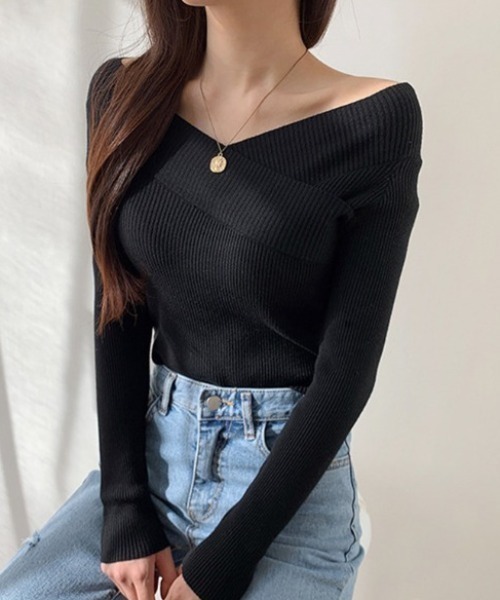 deux amour（ドゥーザムール）の「オフショルダーカシュクールリブニット（Tシャツ/カットソー・レディース・ホワイト/ブラック/ベージュ・FREE）」の6枚目の写真